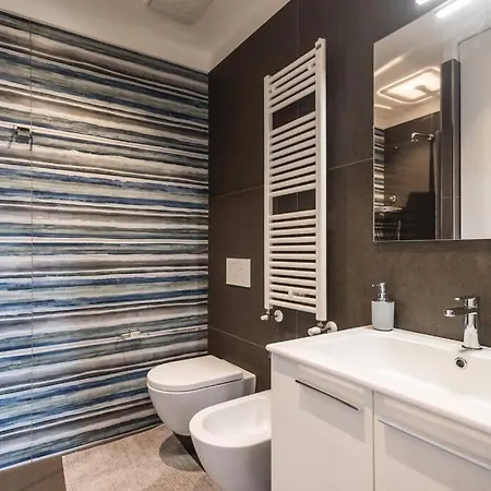 Amazhome - New Private Garden & Cozy Apartman