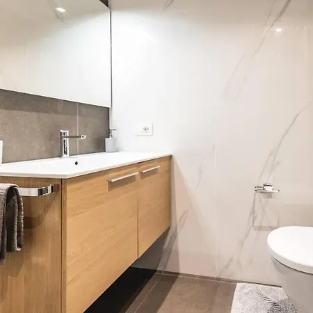 Amazhome - New Private Garden & Cozy Apartman *